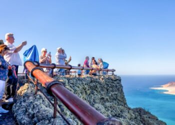 Visiting the stunning Mirador del Río