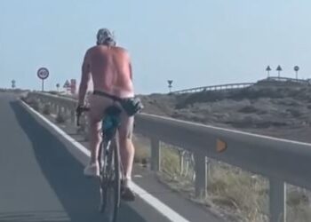 Cyclist spotted riding naked on Lanzarote
