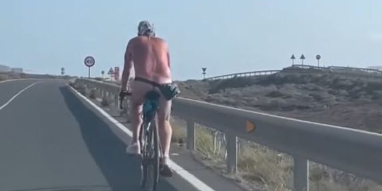 Cyclist spotted riding naked on Lanzarote