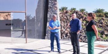 Teguise Mayor visits new Civic Centre