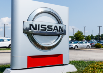 Nissan Closes in Catalonia