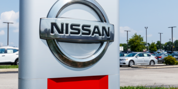 Nissan Closes in Catalonia