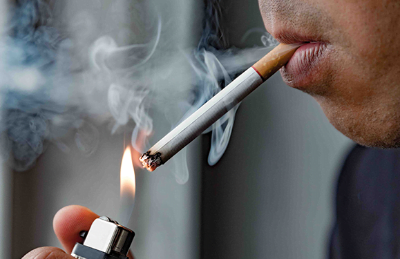 No smoking in the street