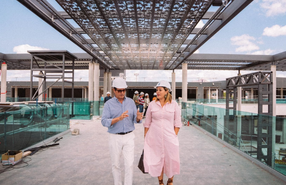 Mayor of Arrecife visits new shopping centre