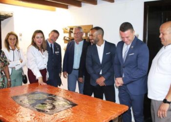 Yaiza resident Pancho Ortiz opens exhibition