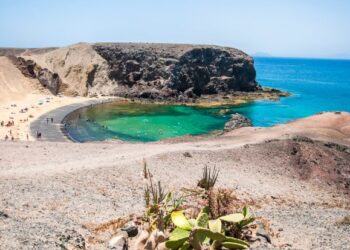 Trouble in Papagayo