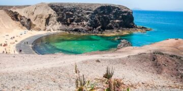 Trouble in Papagayo