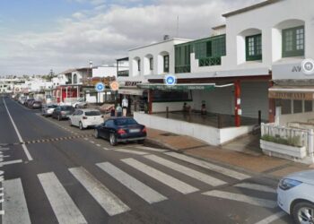 Drive-in shopping in Playa Blanca