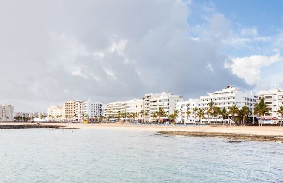 Pedestrianisation at Playa Reducto