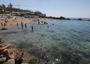 Playa Chica pier pressure