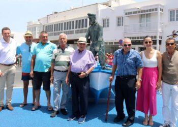 New statue in Playa Blanca
