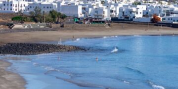 Two injured in traffic accident in Costa Teguise