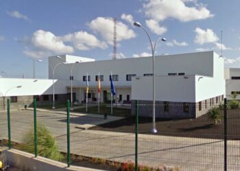 Prisoner escapes during talk at local school
