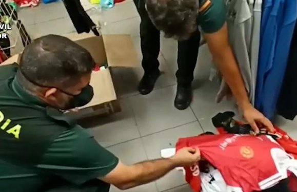 Puerto del Carmen shops caught selling counterfeit products
