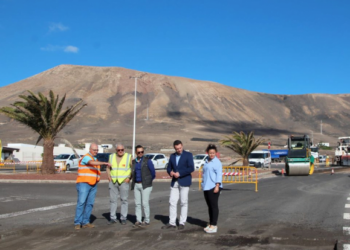€897,000 to repair road from IES Yaiza to Puerto Calero