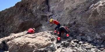 Papagayo rockslide triggers search