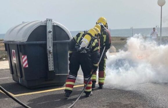 Rubbish bin fire extinguished