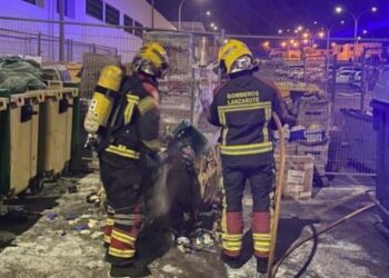 Rubbish bin fire in Arrecife