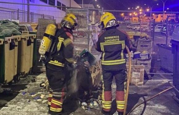 Rubbish bin fire in Arrecife