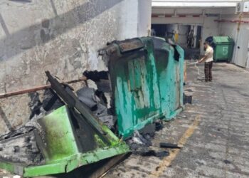 Rubbish containers burned in Playa Blanca