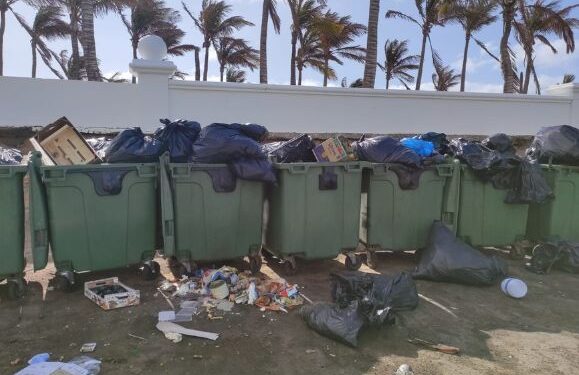 Yaiza Ayuntamiento apologises for rubbish pile up