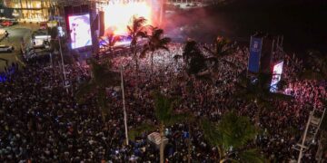 65,000 attend Sebastián Yatra beach concert