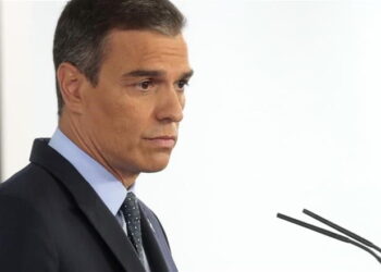 Sánchez gives lockdown powers to regions