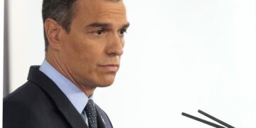 Sánchez gives lockdown powers to regions