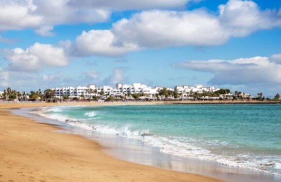 Search for swimmer at Playa de Los Pocillos