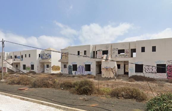 “Skeleton” building row