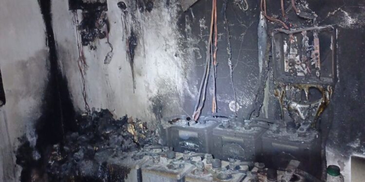 Solar panel batteries catch fire in home in Tías