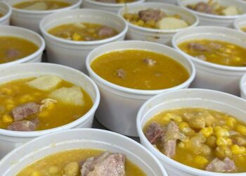 Arrecife soup kitchen offers Canary Day meal