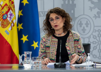 Spain lifts UK travel ban
