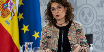 Spain lifts UK travel ban