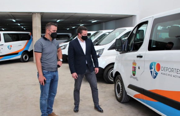 Six new vehicles for Yaiza sports clubs
