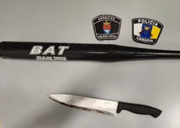 Local police seize stashed weapons