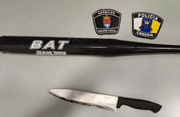 Local police seize stashed weapons