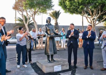 Statue unveiled in Arrecife