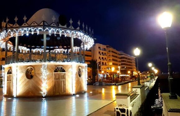 Arrecife Christmas switch on