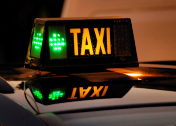 Taxi queues return