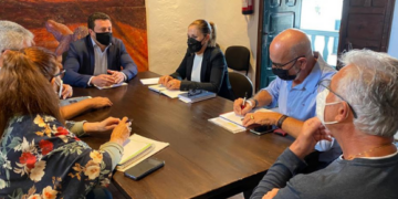 Yaiza Ayuntamiento to improve taxi services