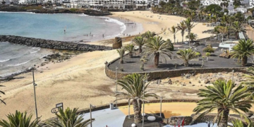 Teguise announces contract for hammocks and umbrellas on beaches
