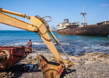 Telamón salvage works to restart