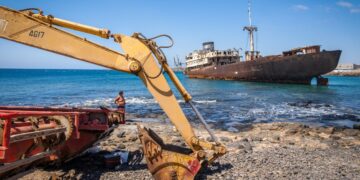 Telamón salvage works to restart