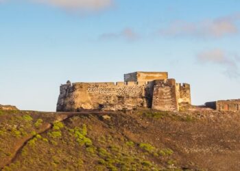 The pirate raid of 1618