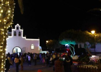 Tías Christmas light switch-on
