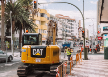 Arrecife Ayuntamiento drive forward with traffic lights