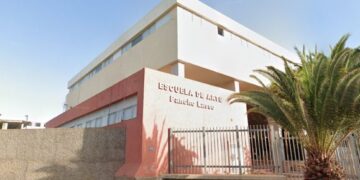 Four people trapped in school lift