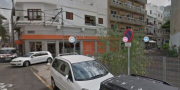 Two men arrested for attempted robbery