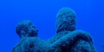 Two more statues to be removed